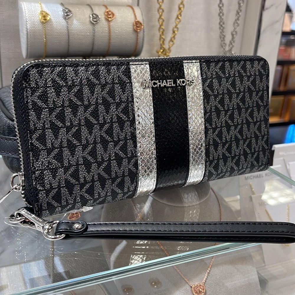 Michael Kors Jet Set Travel Large Signature Logo and Metallic Continental Wallet